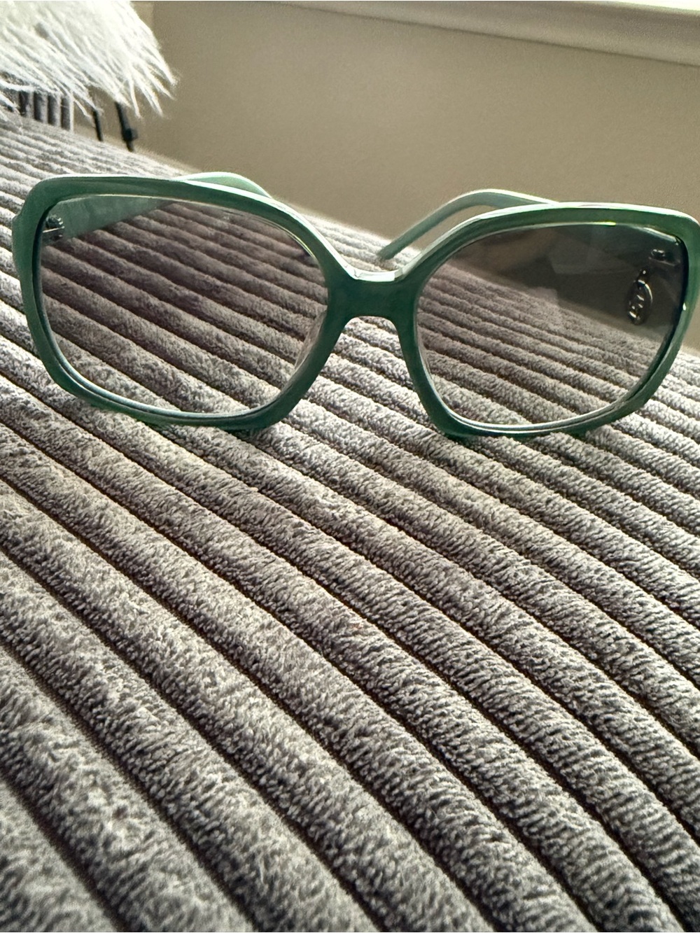 Fendi FS5137 Green Sunglasses Made in Italy – Logo Charm